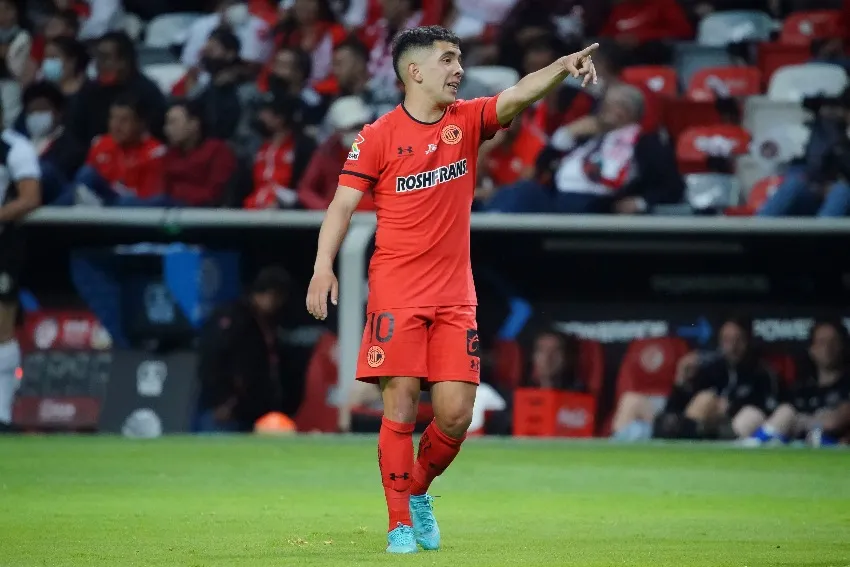 Leo Fernández en un partido del Toluca