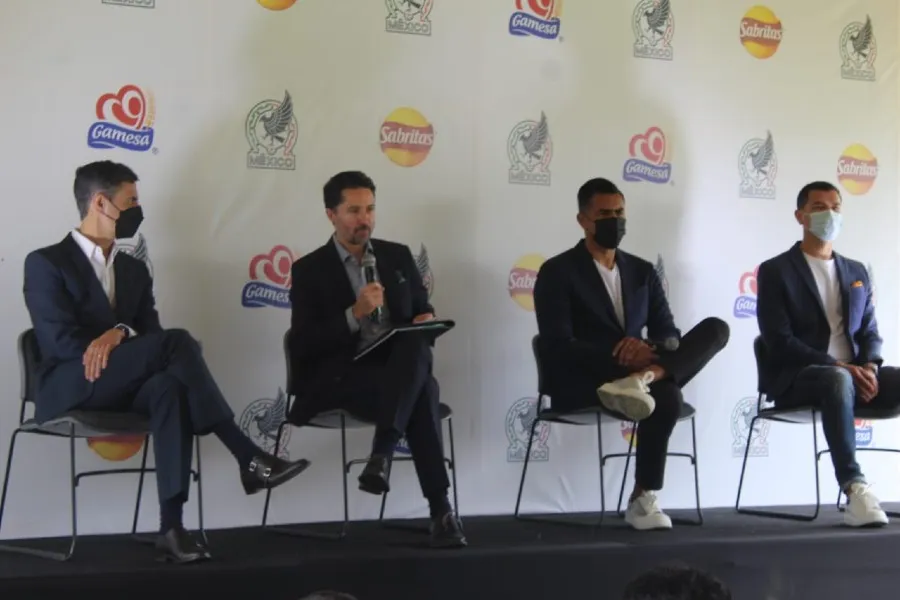 Yon de Luisa en conferencia de prensa