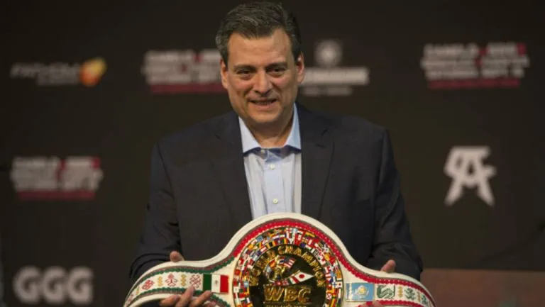 Mauricio Sulaimán en presentación