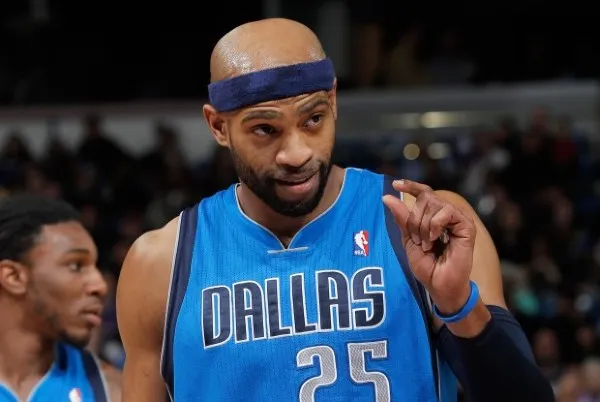 Vince Carter con Dallas en la NBA