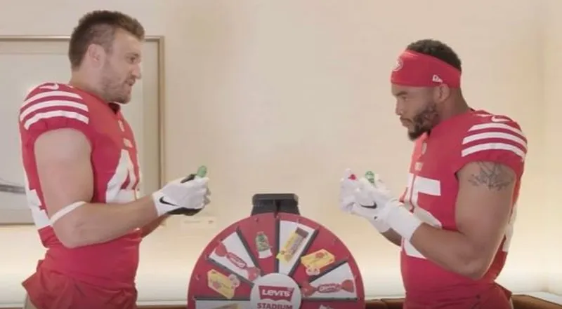 ESPECIAL Kyle Juszczyk y Elijah Mitchell probando los dulces