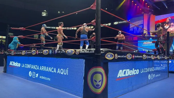 TWITTER: @CMLL_OFICIAL Volador Jr, Titán y Stuka Jr enfrentan a Atlantis Jr Templario y Cavernario