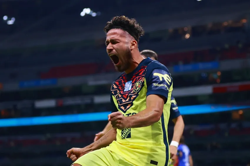 Bruno Valdez en un partido del América