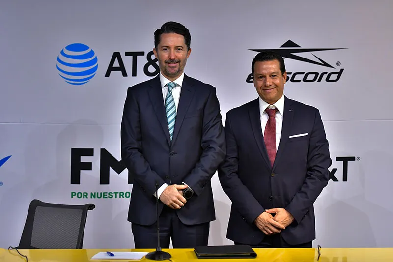 Yon De Luisa y Armando Archundia en conferencia de prensa