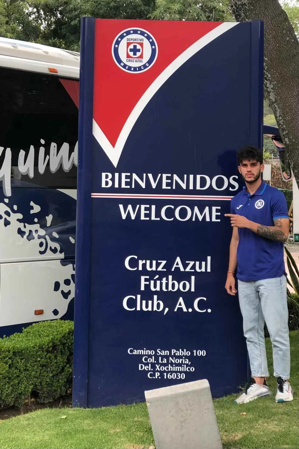 El joven presumió su llegada a la Máquina