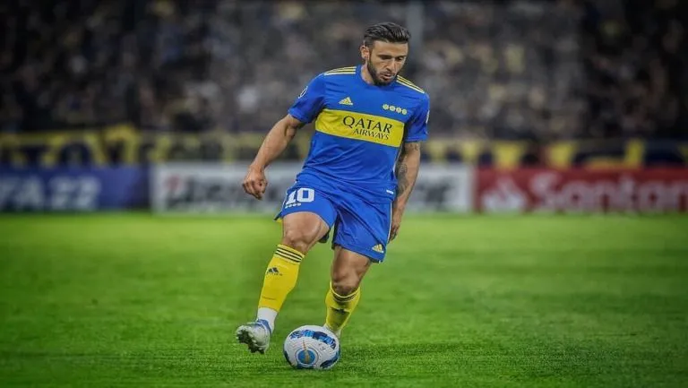 Eduardo Salvio en partido con Boca