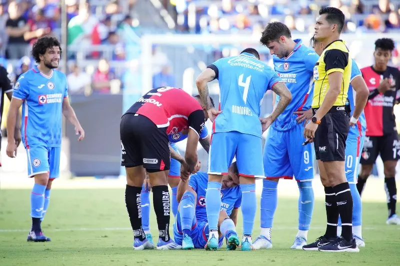 Uriel Antuna en lamento con Cruz Azul