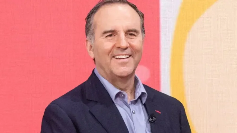 Esteban Arce es conductor de Matutino Exprés