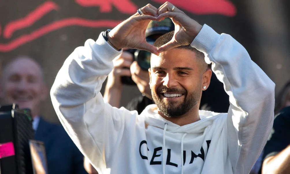 Lorenzo Insigne lució contento en su llegada a Canadá