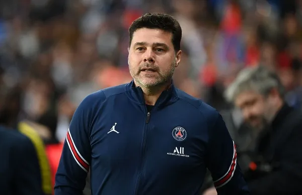 Mauricio Pochettino durante un partido con el PSG
