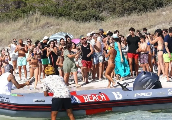 Lionel Messi causó locura en la playa