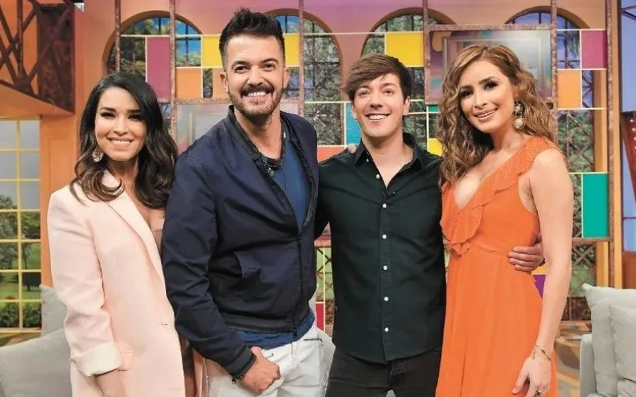 INSTAGRAM @fernandodelsolar Del Solar con conductores de Venga la alegría