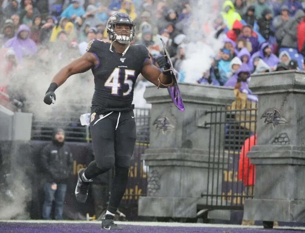 Jaylon Ferguson tenía contrato con los Ravens