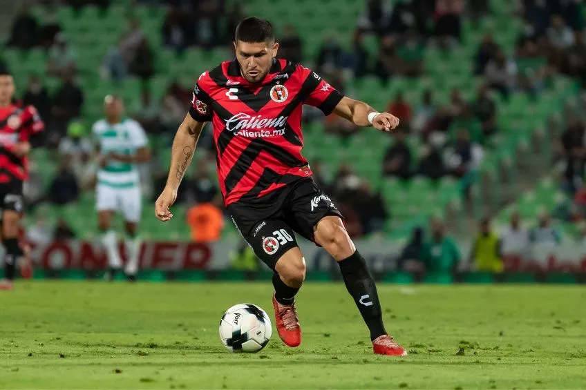 David Barbona durante un partido de Xolos