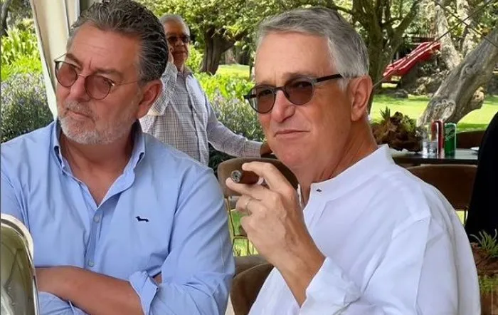 INSTAGRAM @ricardosalinas Ricardo Salinas en evento social