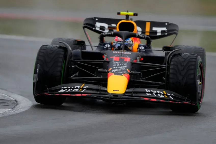 Checo Pérez durante las clasificatorias