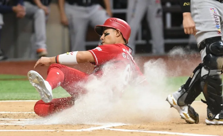 TWITTER @DiablosRojosMX Moisés Gutiérrez se barre en la reguistradora