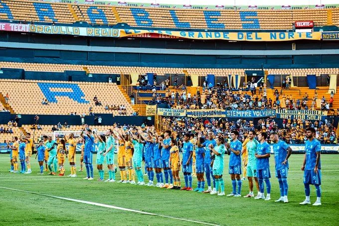 Tigres varonil y femenil en el Volcán