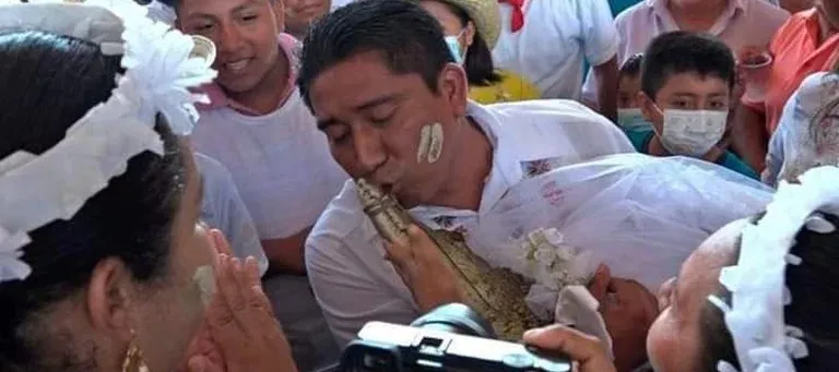 FACEBOOK: Victor Hugo Sosa Victor Hugo Sosa en el ritual