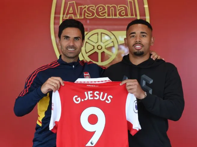 Gabriel Jesús, en su presentación con el Arsenal
