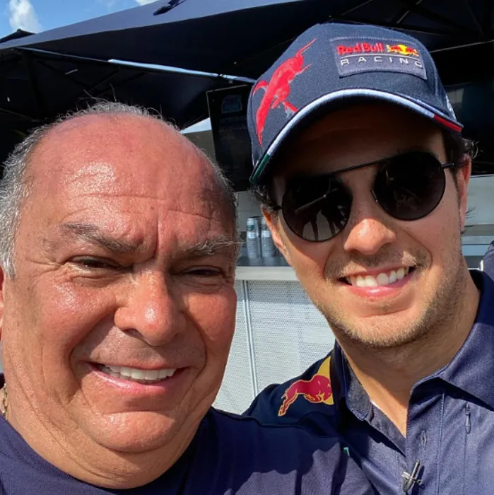 INSTAGRAM @APEREZGARIBAY Checo Pérez junto a su padre