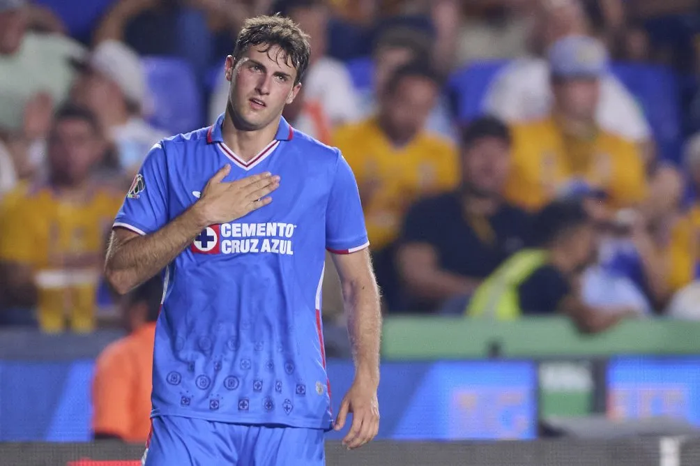 Santiago Giménez será el referente de Cruz Azul