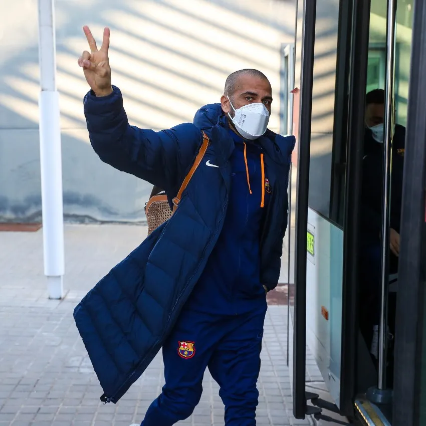 Dani Alves previo a un juego de Barcelona