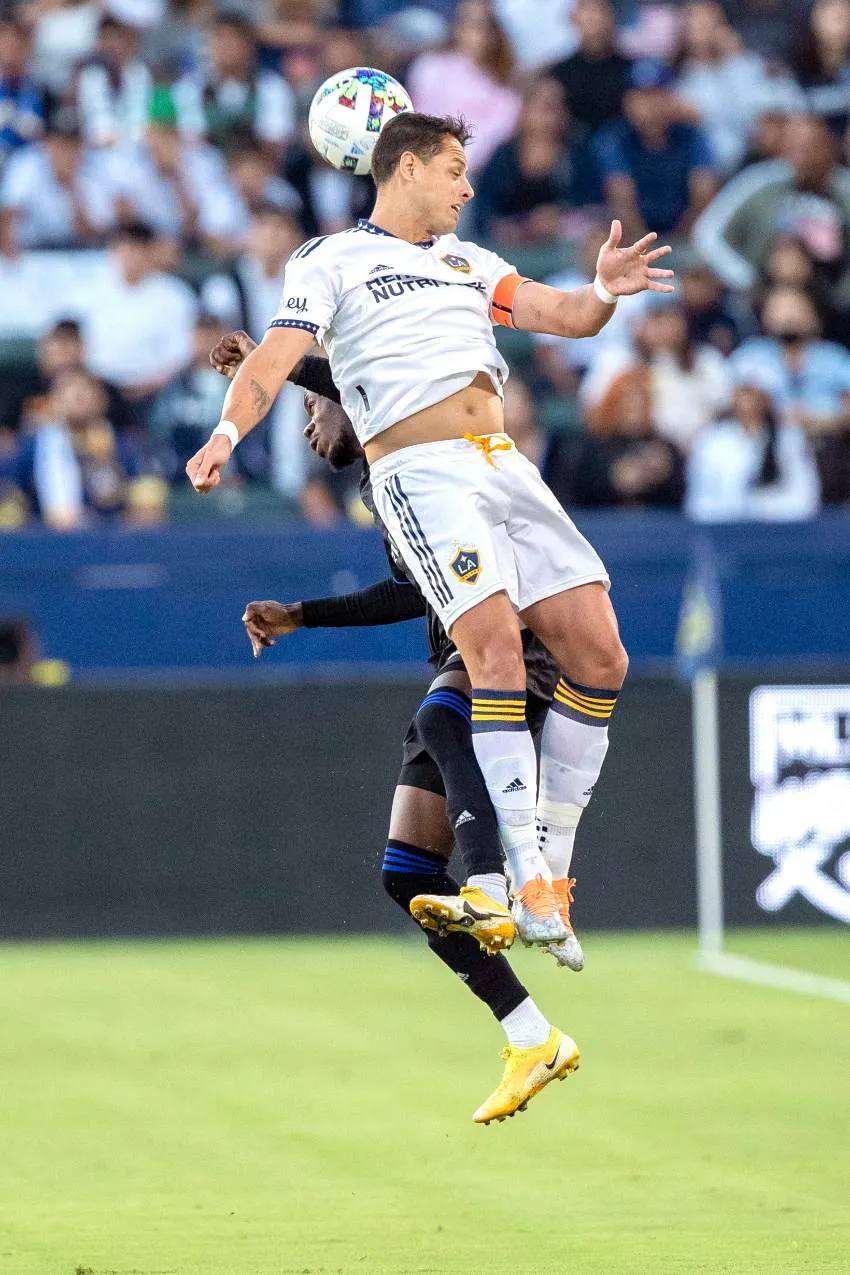 Chicharito Hernández en un partido de Galaxy