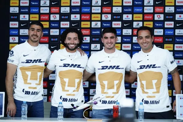 Gil Alcalá, César Huerta, Gustavo del Prete y Adrián Aldrete durante presentación con Pumas