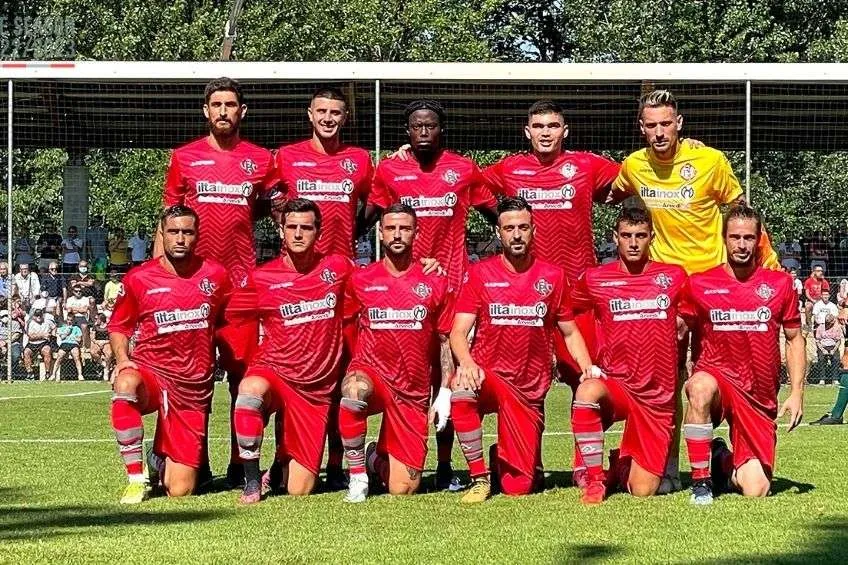 Johan Vásquez en su debut con el Cremonese