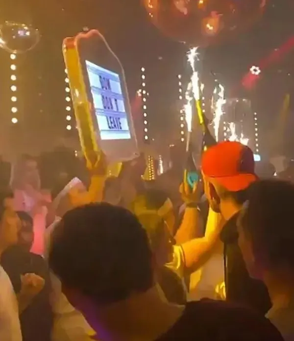 Nick Kyrgios&nbsp;celebró a lo grande en Londres