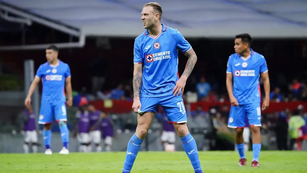 Rodolfo Rotondi en acción con Cruz Azul