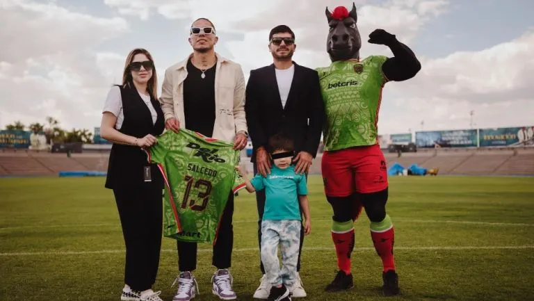 Carlos Salcedo vestirá el número 13 en Bravos