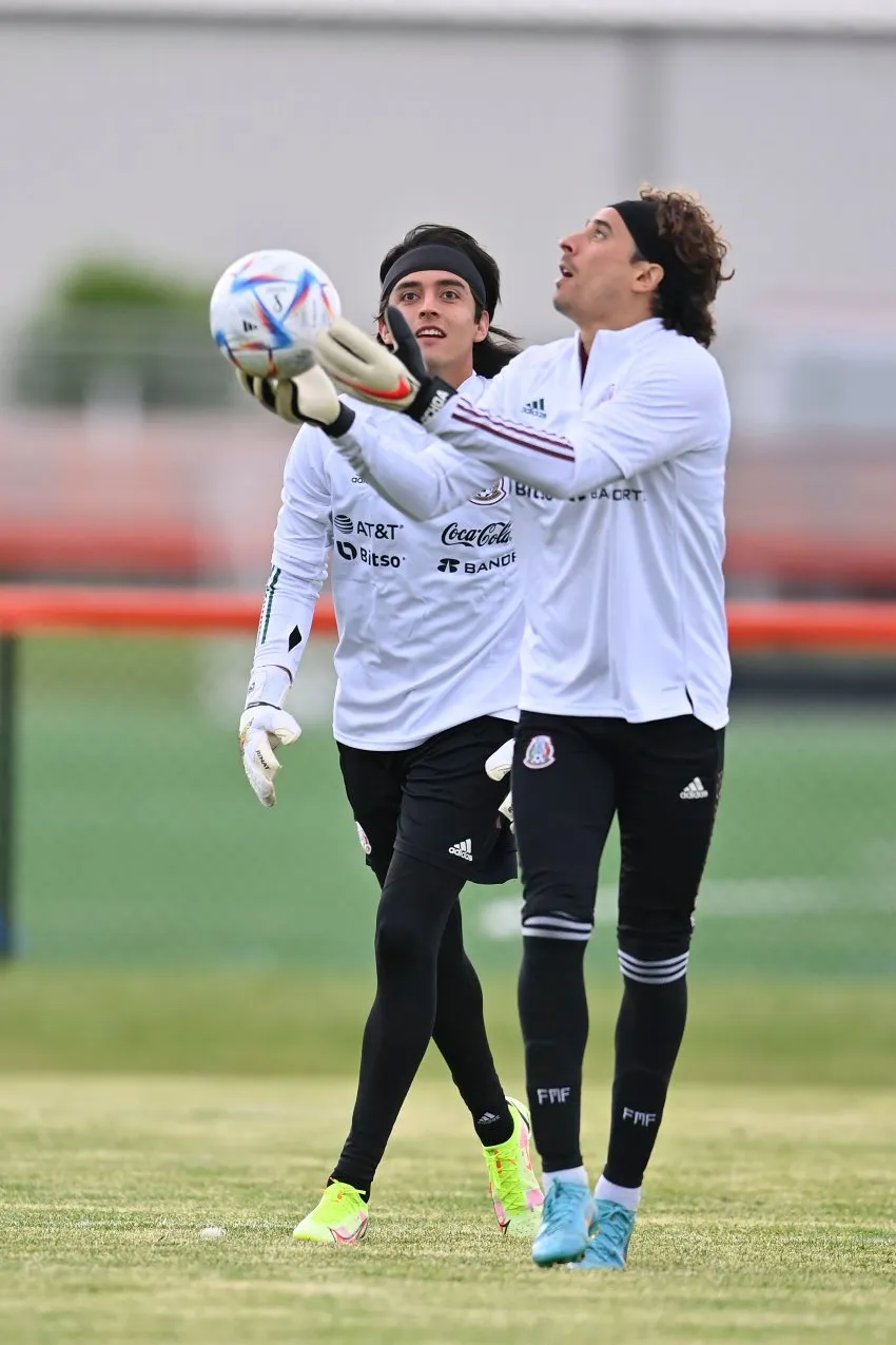 Ochoa en entrenamiento con el Tri