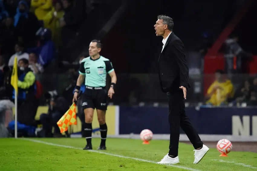 Tano Ortiz en el partido vs Toluca