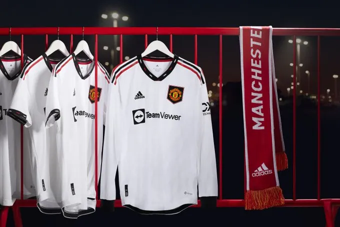 Uniforme de visitante de Manchester United