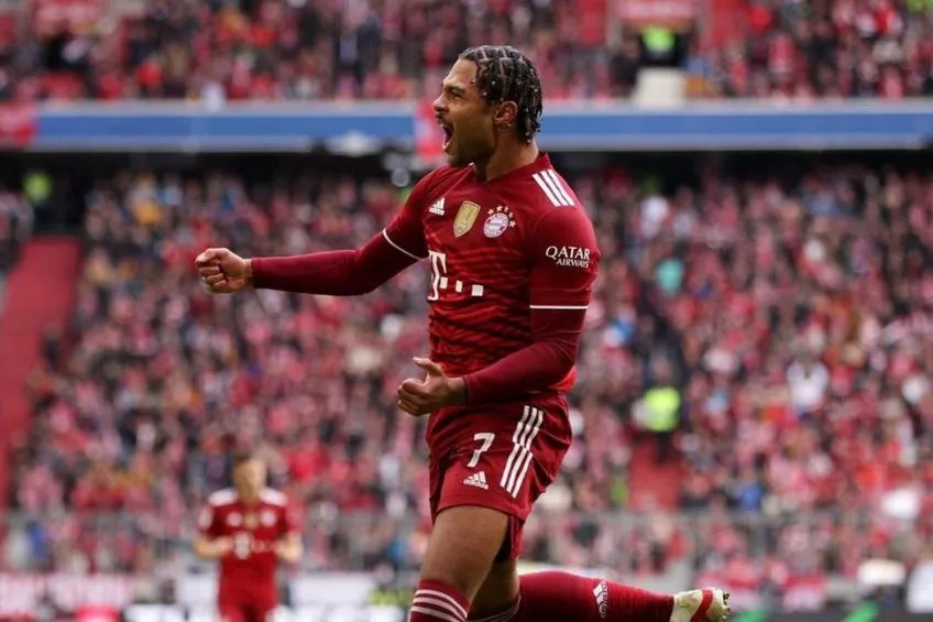 Serge Gnabry festejando un gol