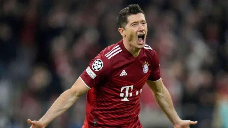 Lewandowski sacrificó sueldo para firmar con Barcelona