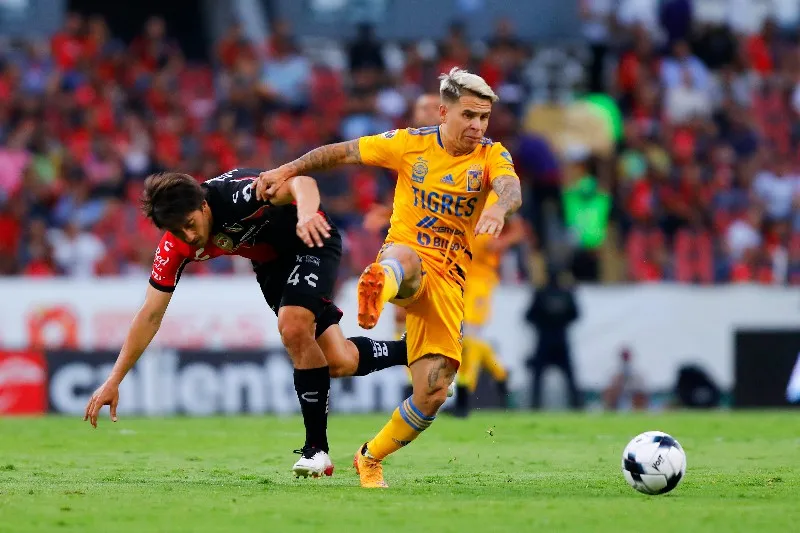 IMAGO7 Yeferson Soteldo buscando el balón