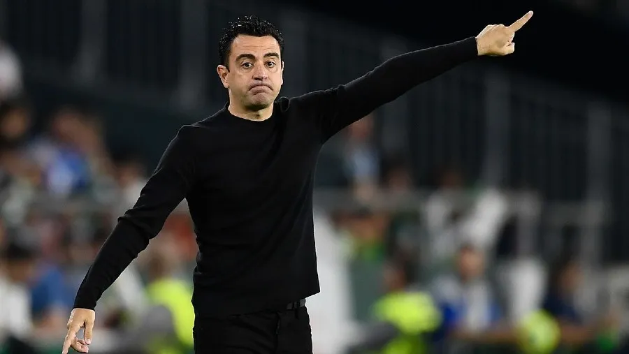 Xavi Hernández durante un partido con Barcelona