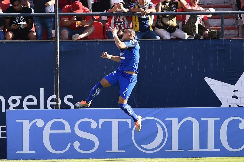 Rogelio Funes Mori festejando un gol