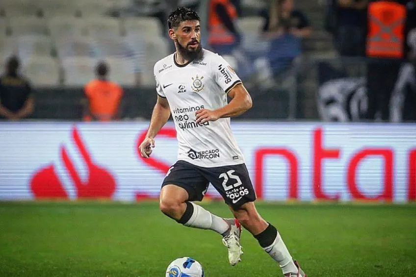 Bruno Méndez durante un partido de Corinthians