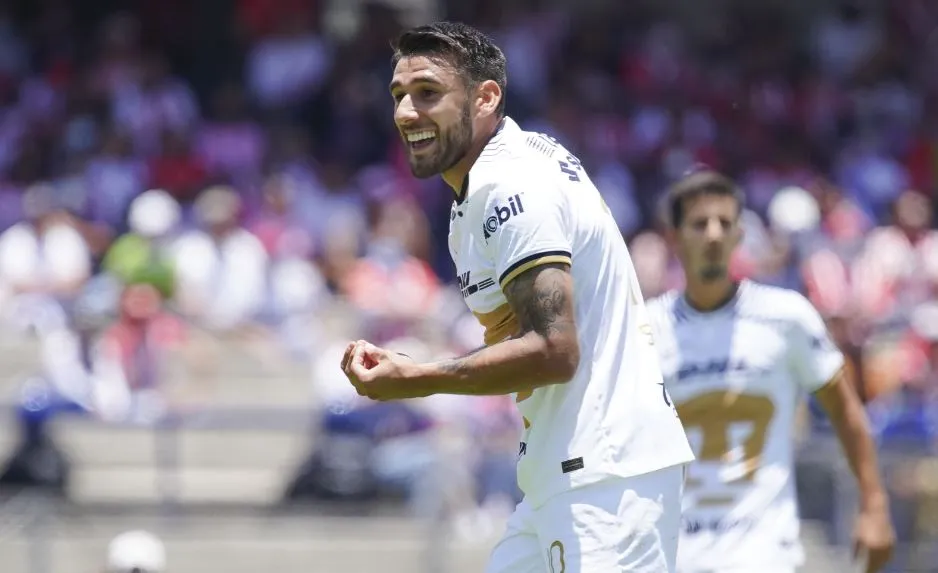 Salvio en un juego de los Universitarios