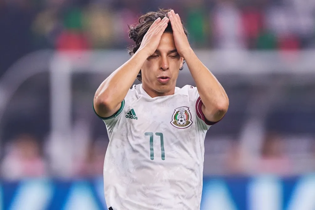 Diego Lainez tiene su futuro incierto con el Betis