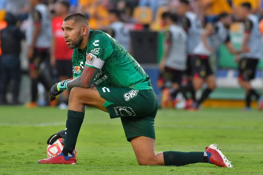 Jona Orozco en un partido de Xolos
