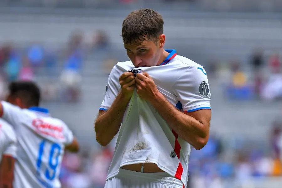 IMAGO7 Santi Giménez celebrando un gol con Cruz Azul