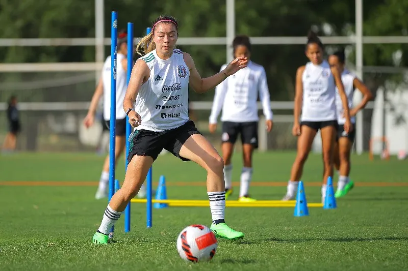 Katty Martínez con la Selección Nacional Femenil