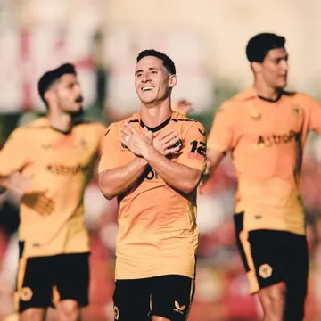 Podence en festejo con Woves