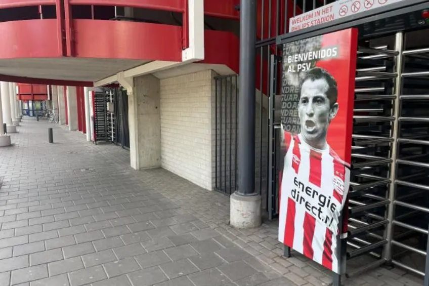Estadio del PSV dándole la bienvenida al Betis