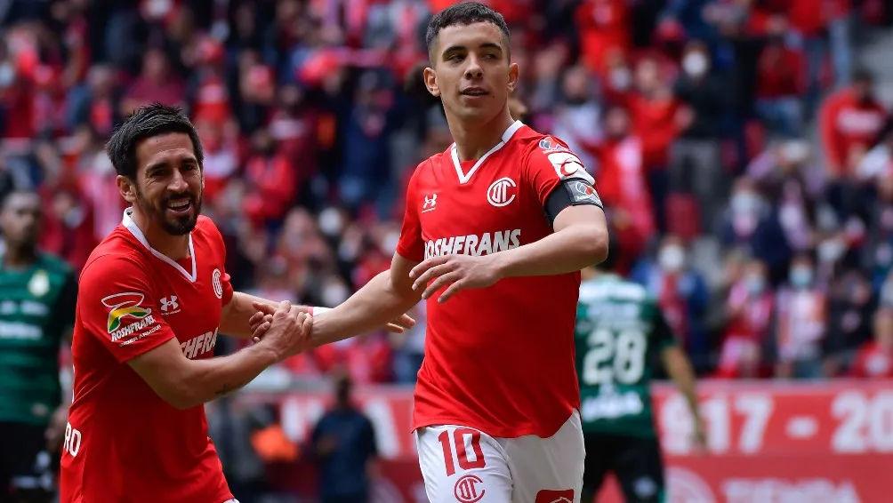 Leo Fernández en festejo con Toluca